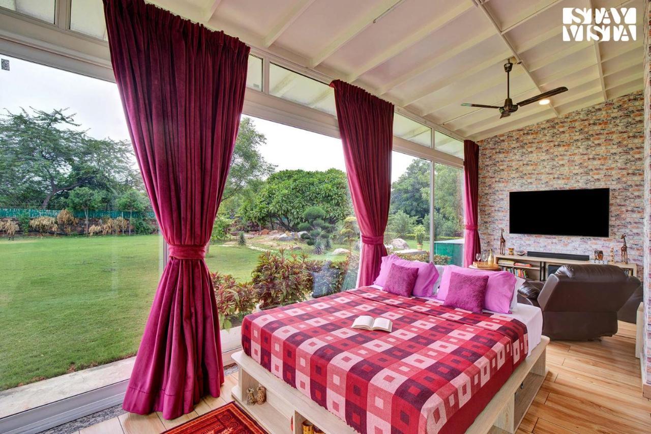 Stayvista At Idyllic Farmhouse - A Glasshouse With Outdoor Pool Gurgaon Zewnętrze zdjęcie