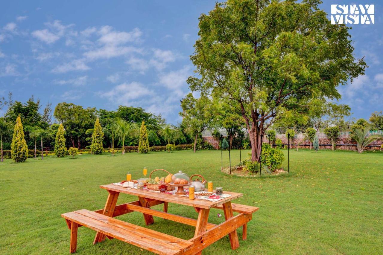 Stayvista At Idyllic Farmhouse - A Glasshouse With Outdoor Pool Gurgaon Zewnętrze zdjęcie