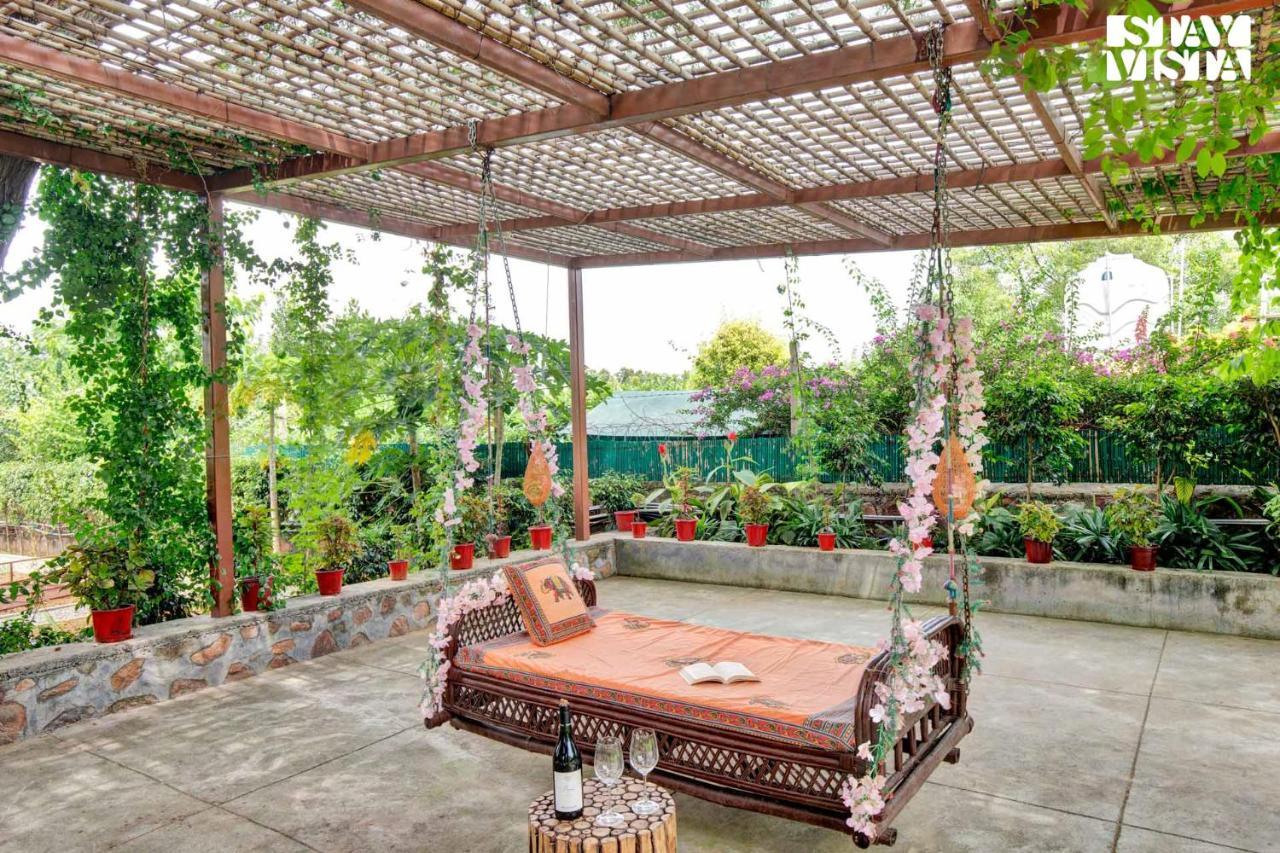 Stayvista At Idyllic Farmhouse - A Glasshouse With Outdoor Pool Gurgaon Zewnętrze zdjęcie